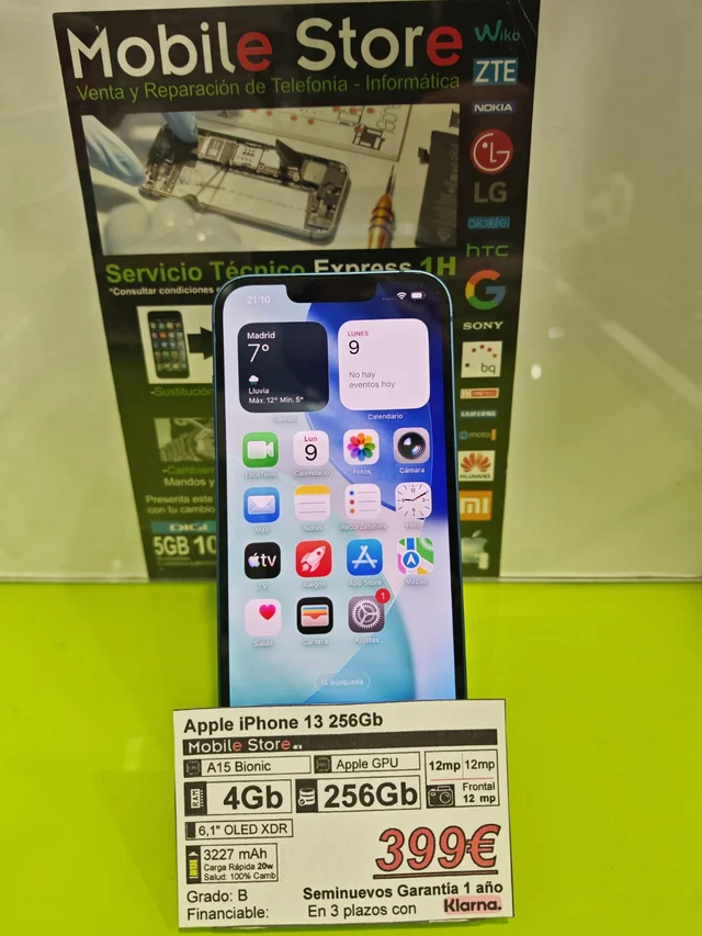 Apple iPhone 13 256GB Azul home